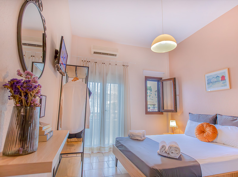 Thita Studios Κρεβάτι με τηλεόραση και παράθυρο